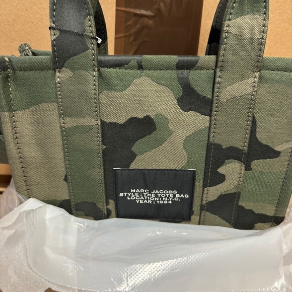 Marc Jacobs The Camo Jacquard Small Tote Bag - Green - Picture 11 of 14